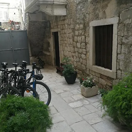 Palace Stafileo * טרוגיר