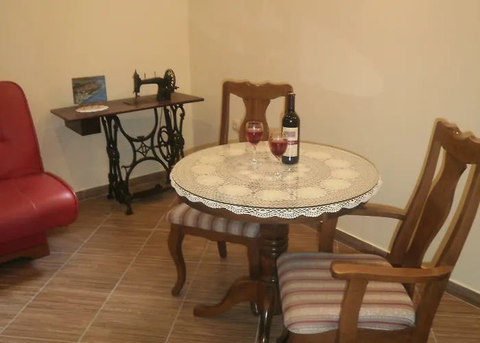 Palace Stafileo * 特罗吉尔