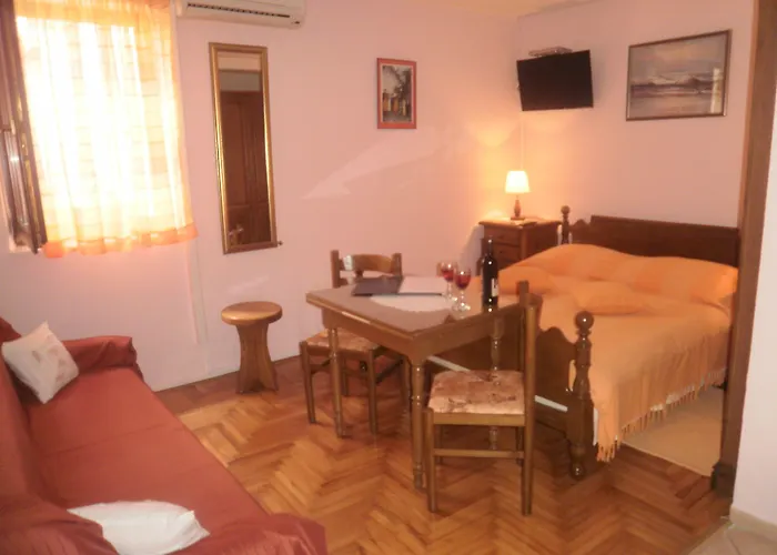 公寓 Palace Stafileo 特罗吉尔