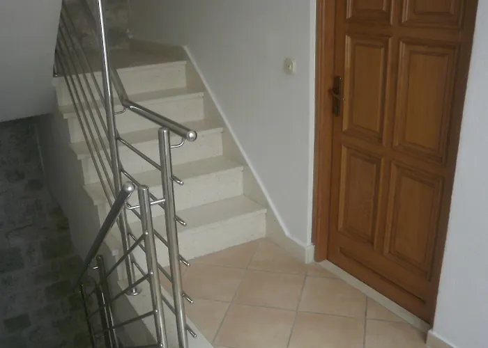 Palace Stafileo * 特罗吉尔