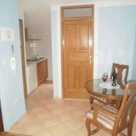 Palace Stafileo Daire Trogir