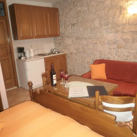 Palace Stafileo Apartment