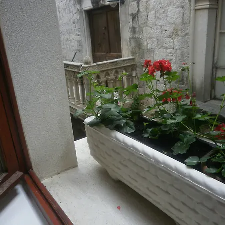 Palace Stafileo Apartment