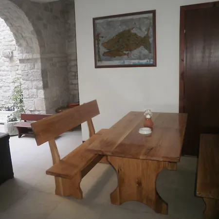 Palace Stafileo Daire Trogir