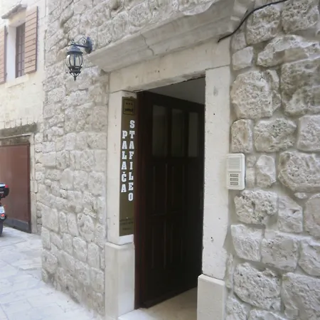 Apartment Palace Stafileo *