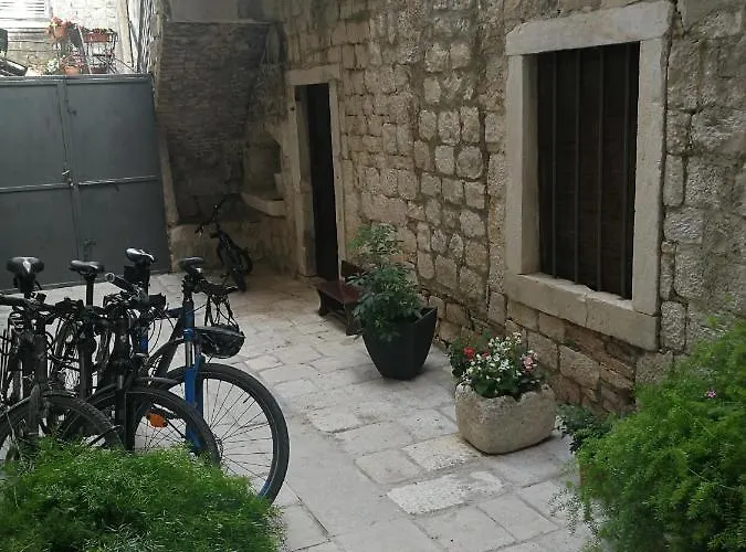 Palace Stafileo * Trogir