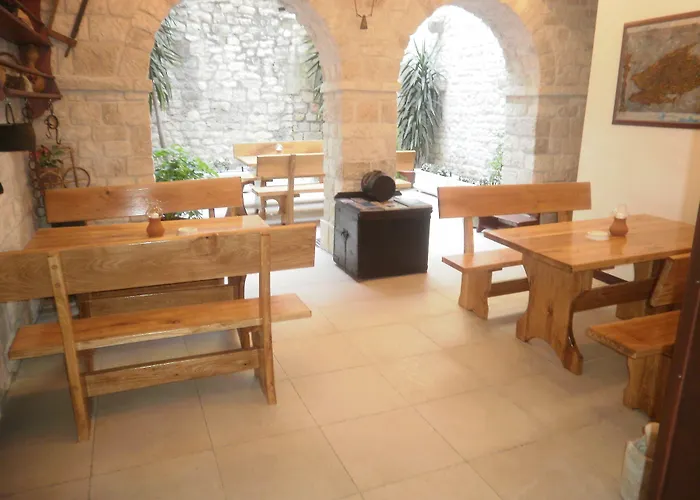 Apartment Palace Stafileo Trogir