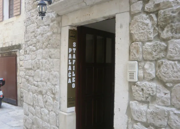 Apartment Palace Stafileo *