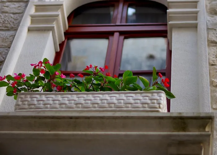 Apartament Palace Stafileo