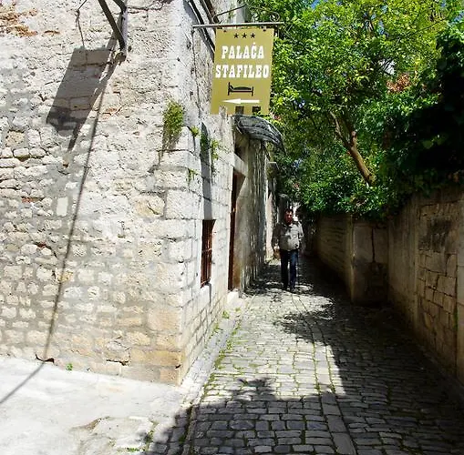 Apartment Palace Stafileo